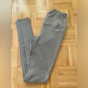 Aritzia Wilfred Free “Daria” Suede Leggings